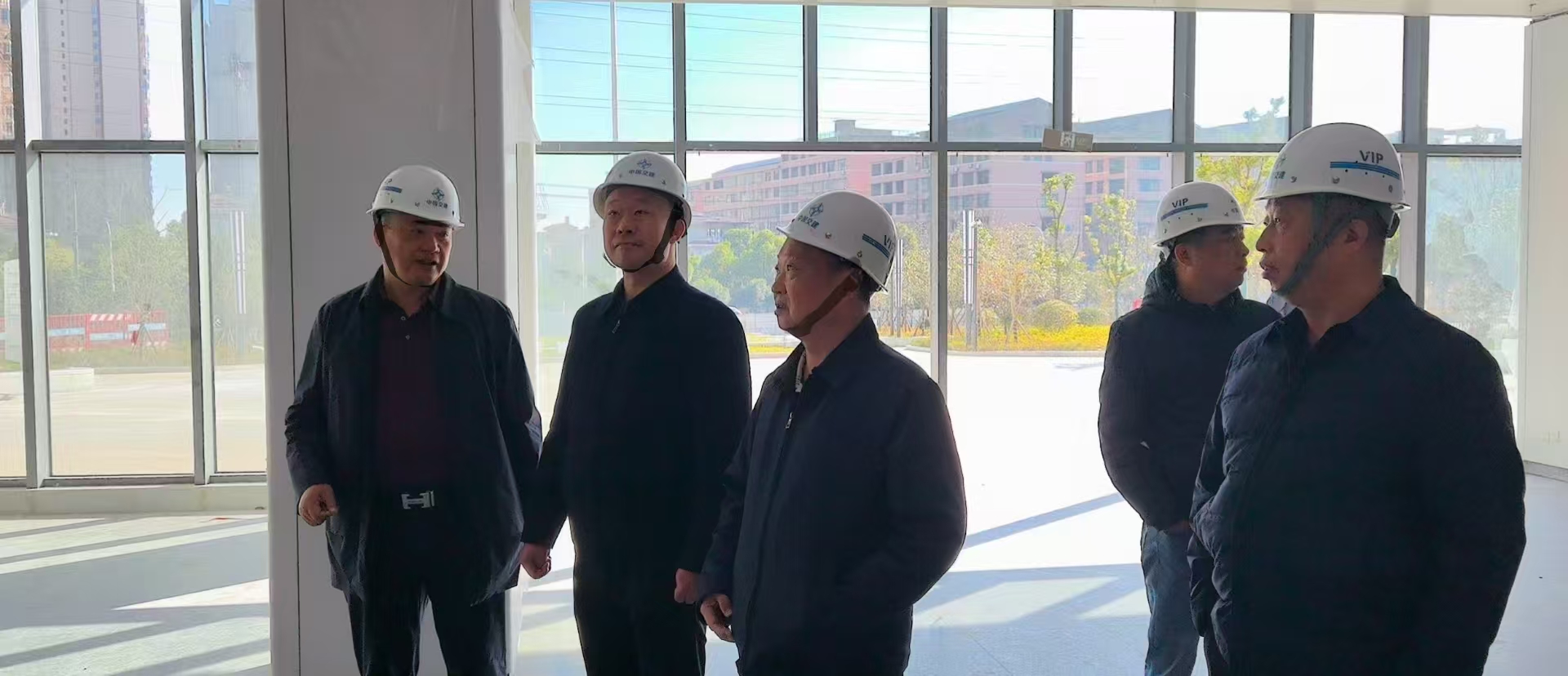 益陽市赫山區(qū)委副書記、區(qū)長李豐到公司三醫(yī)院項(xiàng)目檢查工作